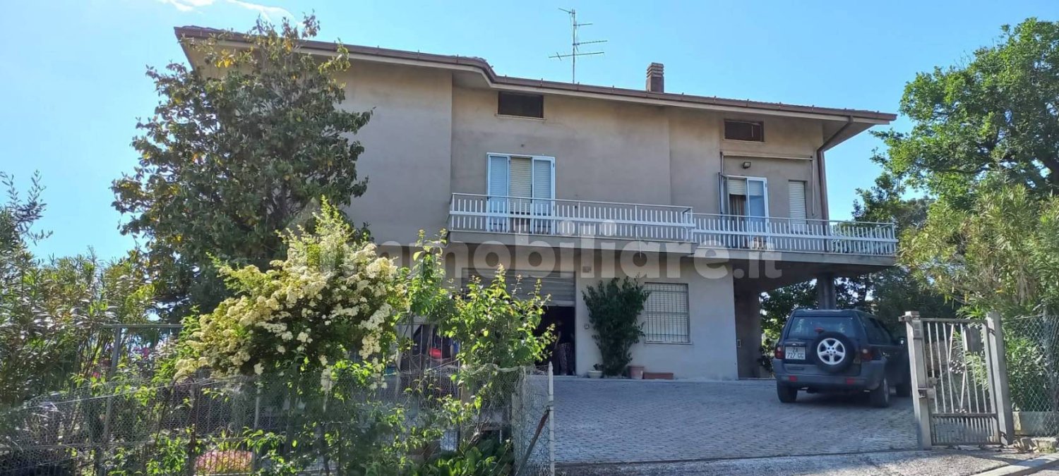 3 Schlafzimmer Haus in Montappone, Italy, Nr. 110798