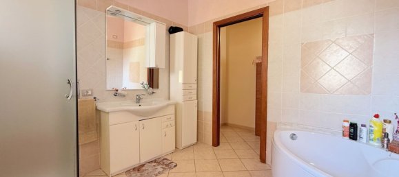 4 bedrooms Apartment in Sestu, Italy No. 331652 18