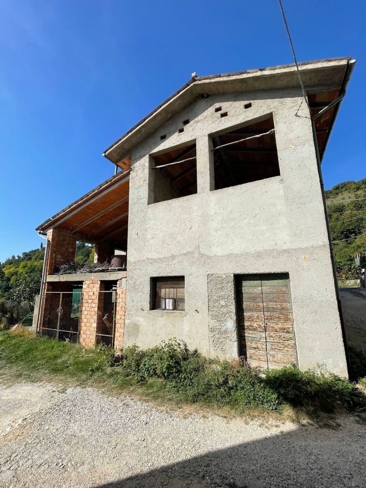 4غرفة منزل في Caprino Veronese, Italy رقم 123244