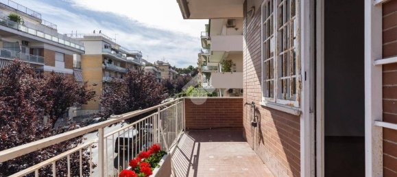 3 bedrooms Apartment in Rome, Italy No. 322478 15