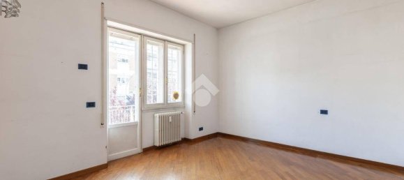 3 bedrooms Apartment in Rome, Italy No. 322478 8