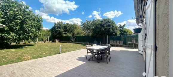 4 bedrooms House in Les Chapelles-Bourbon, France No. 348070 2