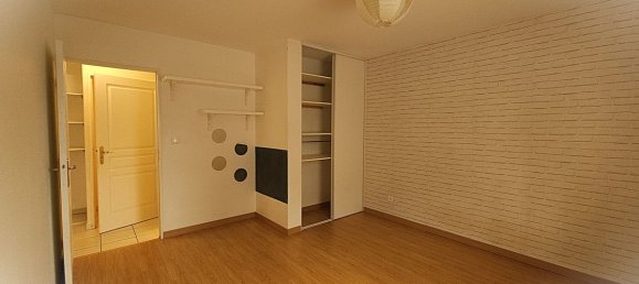 Apartamento de 2 dormitorios en Fontaine, France No. 338260 5