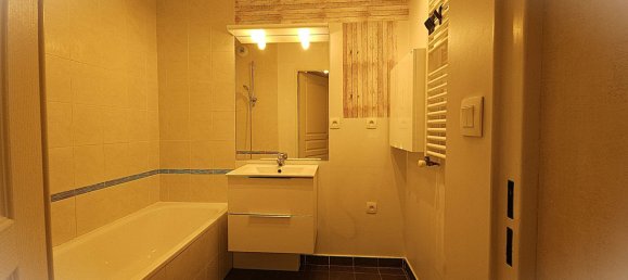 Apartamento de 2 dormitorios en Fontaine, France No. 338260 7