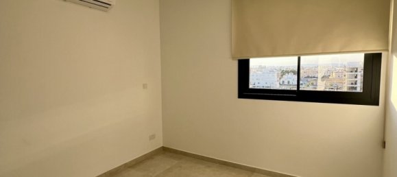 Квартира с 2 спальнями в Ларнака, Кипр № 180710 19