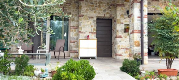 3 bedrooms House in Dello, Italy No. 380354 2