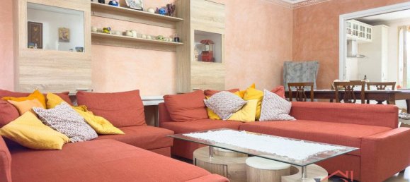 3 bedrooms House in Dello, Italy No. 380354 8