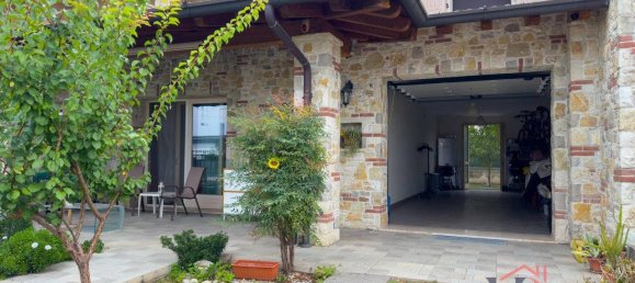 3 bedrooms House in Dello, Italy No. 380354 6