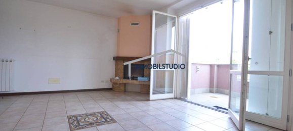 3 rooms Apartment in Busto Arsizio, Italy No. 67185 6