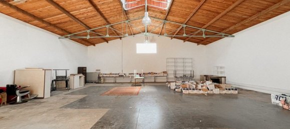 3 bedrooms House in Beaune, France No. 201129 2