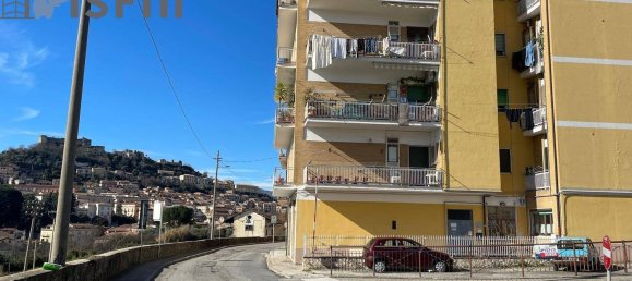 5 rooms Apartment in Cosenza, Italy No. 41570 2
