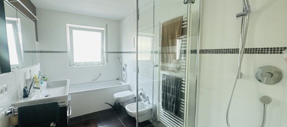 Квартира с 3 спальнями в Штутгарт, Германия № 79161 3