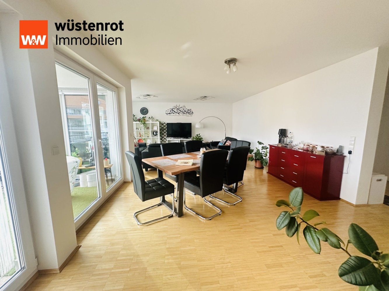 Квартира с 3 спальнями в Штутгарт, Германия № 79161