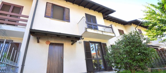 3 bedrooms Villa in Inveruno, Italy No. 265068 2