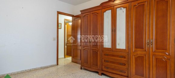 3 rooms Apartment in Cordoba, Spain No. 145166 8