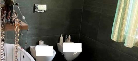 5 rooms Apartment in Carate Brianza, Italy No. 4123 10