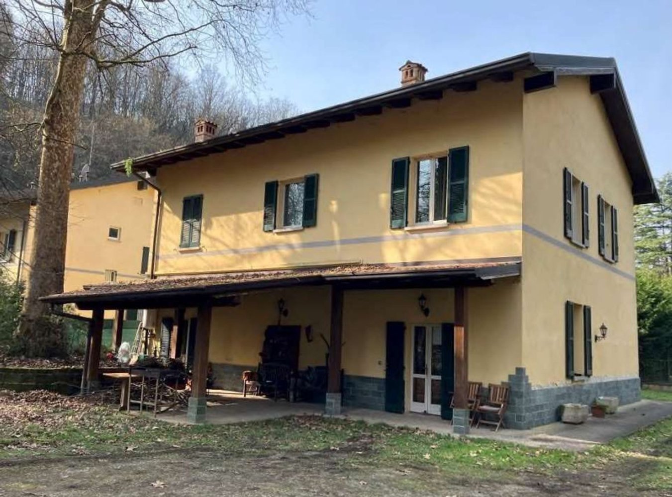 5 rooms Apartment in Carate Brianza, Italy No. 4123