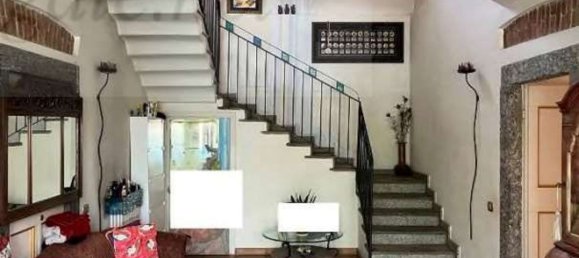 5 rooms Apartment in Carate Brianza, Italy No. 4123 3