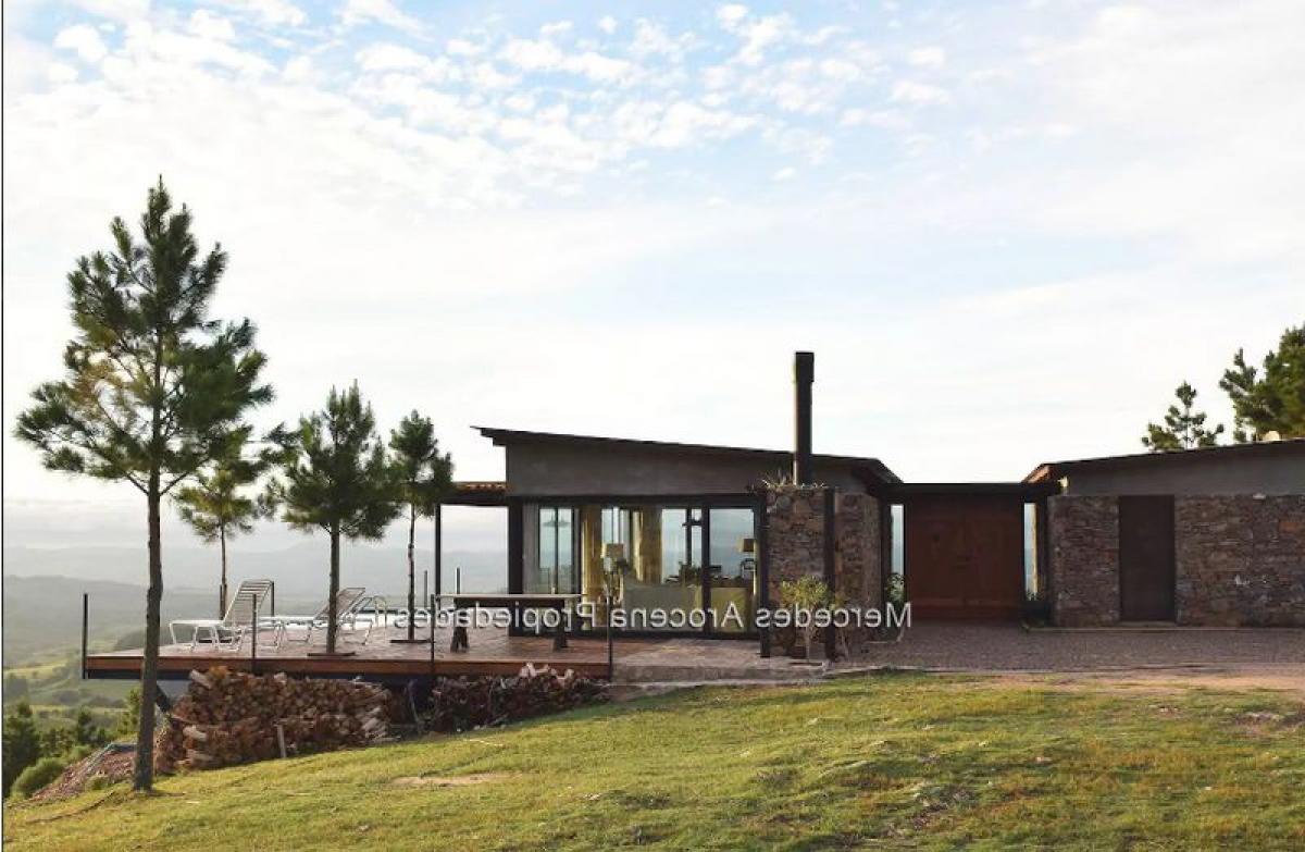 2 bedrooms House in Maldonado, Uruguay No. 12307