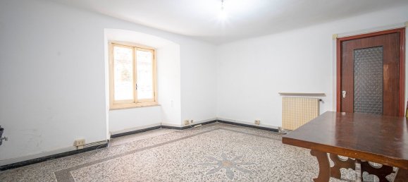 6 rooms Apartment in Genoa, Italy No. 293302 9