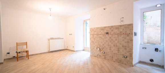 6 rooms Apartment in Genoa, Italy No. 293302 5