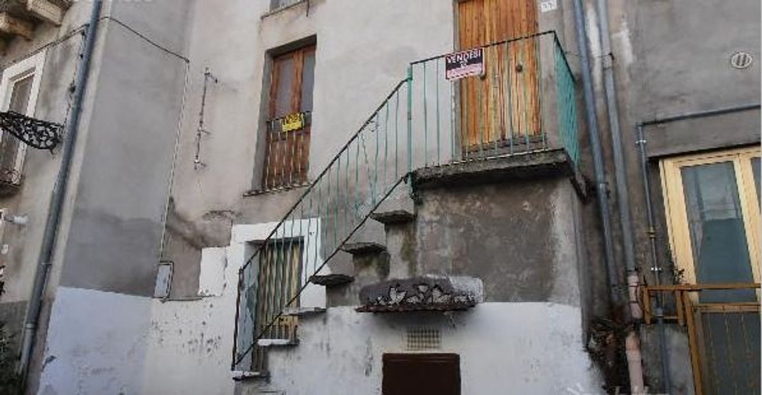 Dúplex de 2 habitaciónes en Lettomanoppello, Italy No. 254851