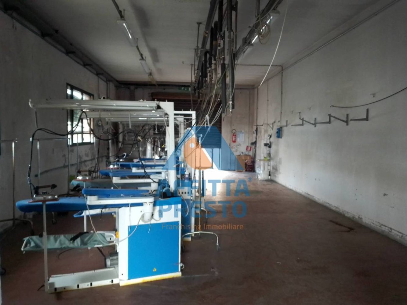 5 rooms Commercial property in Cerreto Guidi, Italy No. 136684