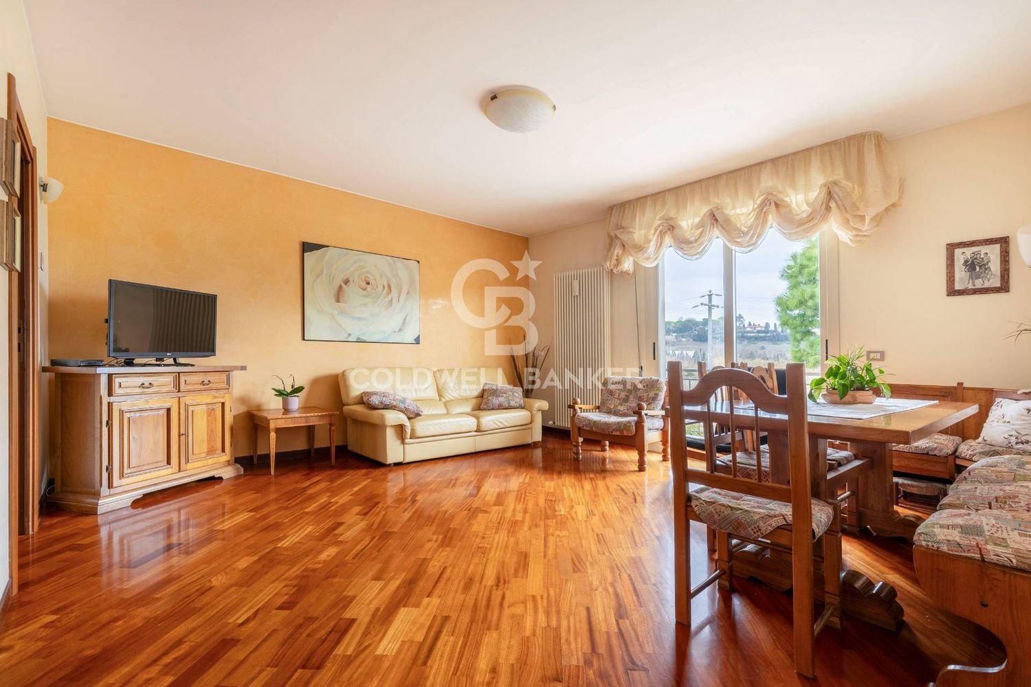 Casa de 6 habitaciónes en Mosciano Sant'Angelo, Italy No. 218053