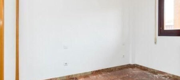 1 bedroom Apartment in Zaragoza, Spain No. 168663 7