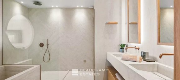 4 bedrooms Villa in Cannes, France No. 295455 8