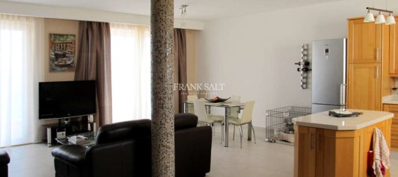 Квартира с 2 спальнями в Сан-Пауль-иль-Бахар, Мальта № 10660 4