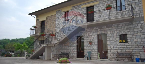 5-Zimmer Gewerbliche Immobilie in Campoli del Monte Taburno, Italy, Nr. 101815 4