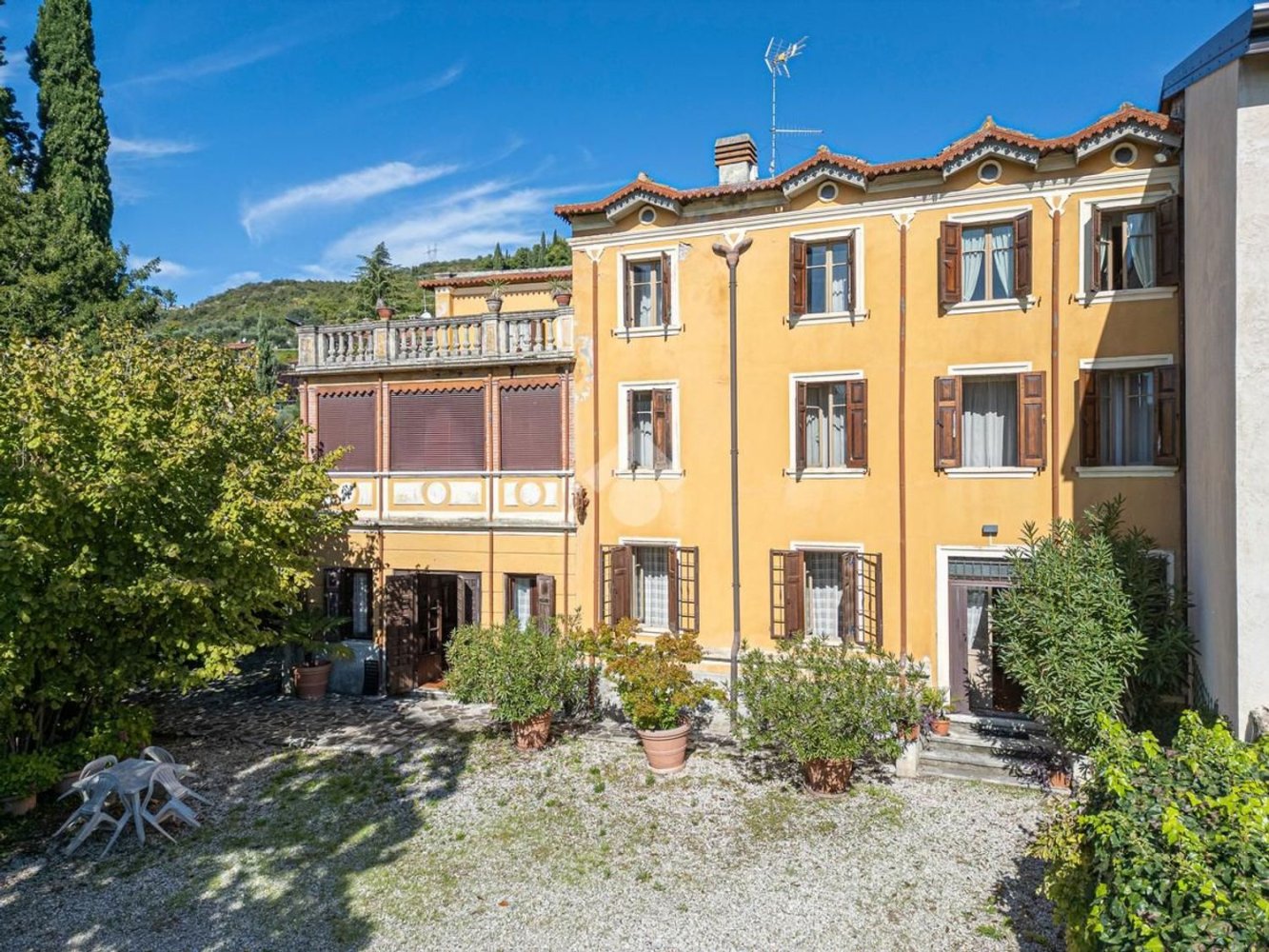 16-Zimmer Villa in Sant'Ambrogio di Valpolicella, Italy, Nr. 175228