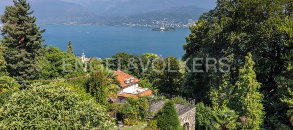 8 rooms Villa in Stresa, Italy No. 102209 3
