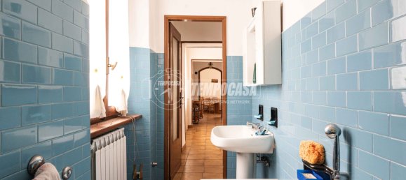 6غرفة منزل في Alzate Brianza, Italy رقم 10012 24