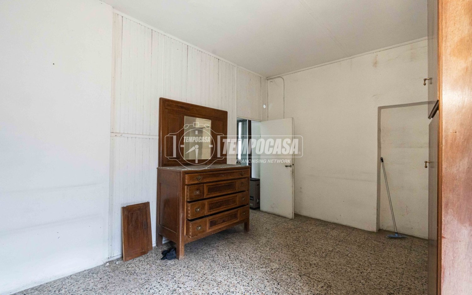 6غرفة منزل في Alzate Brianza, Italy رقم 10012