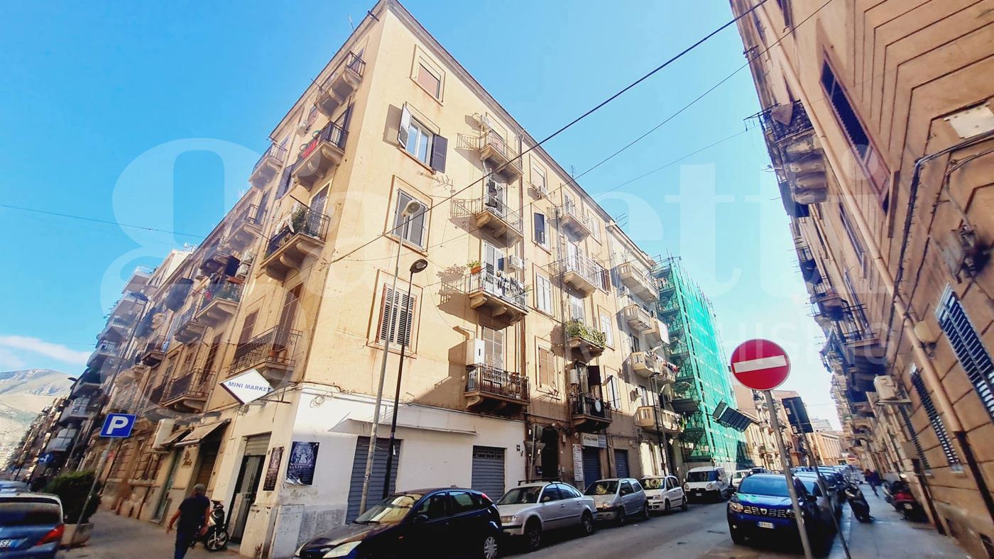 4-salle Appartement à Palermo, Italy No. 312329