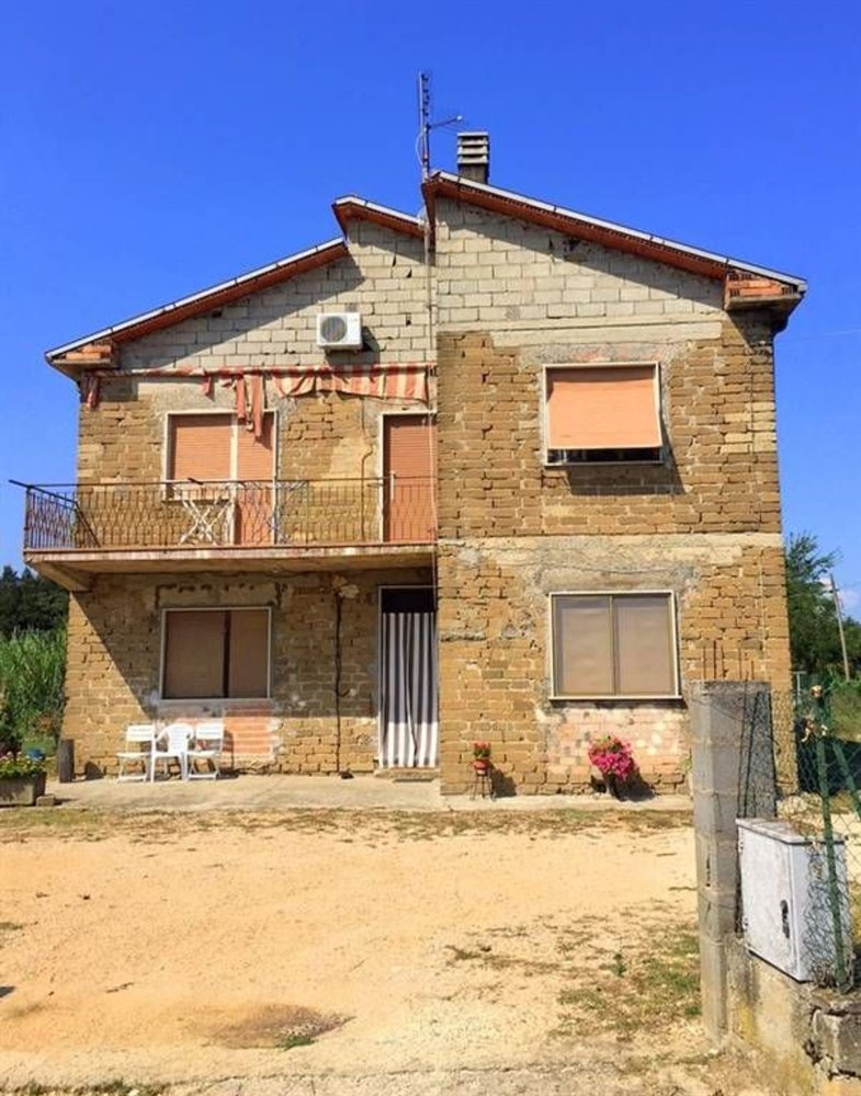 5 rooms Apartment in Ceprano, Italy No. 154582