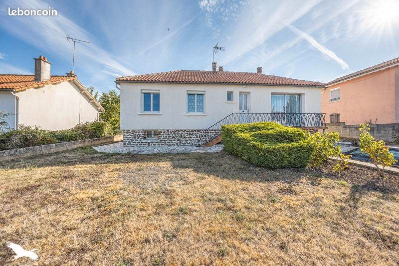 3 Schlafzimmer Haus in Niort, France, Nr. 335747