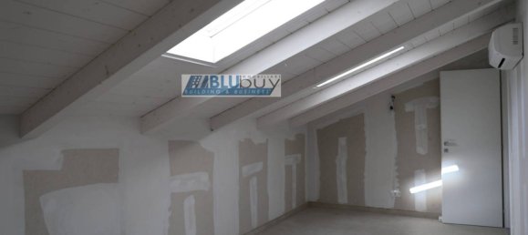 2 bedrooms House in Olgiate Comasco, Italy No. 5261 27