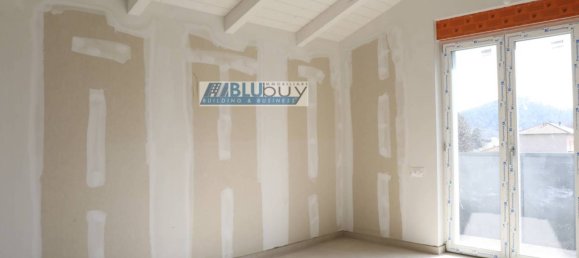 2 bedrooms House in Olgiate Comasco, Italy No. 5261 37