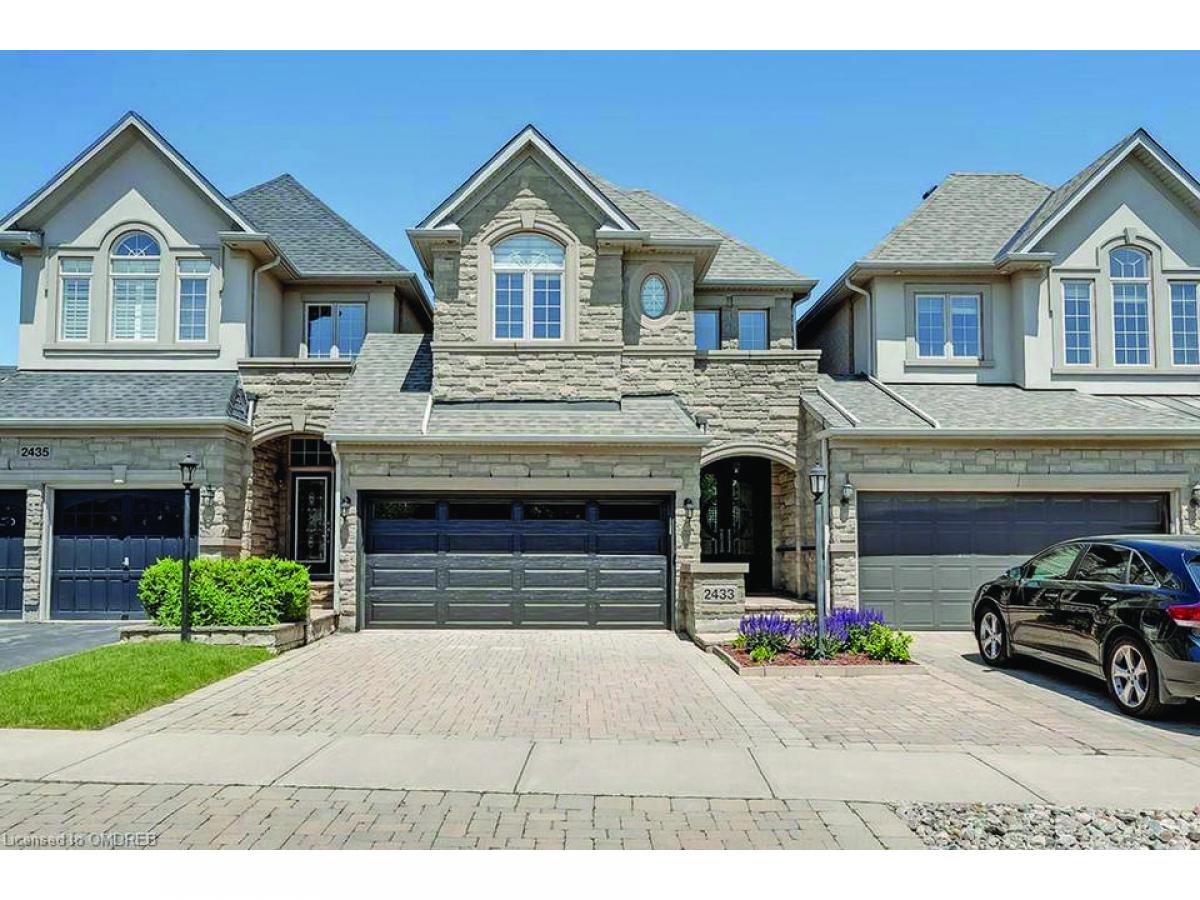 3 bedrooms House in Oakville, Canada No. 423