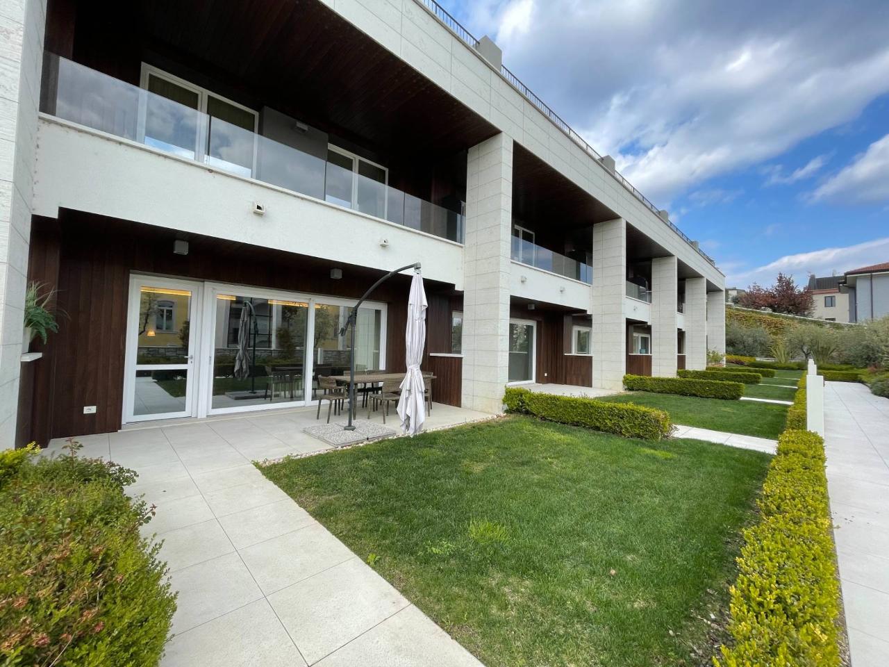 6-salle Villa à Salò, Italy No. 114161