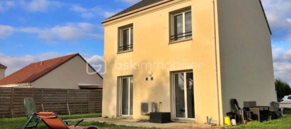 Casa de 3 dormitorios en Cepoy, France No. 84815 3