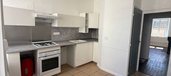 Casa de 3 dormitorios en Nogent, France No. 338405 2