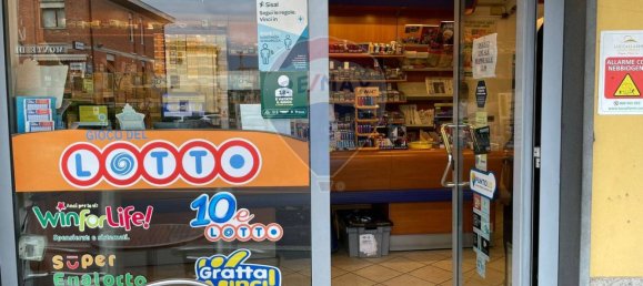 60m² Commercial property in Capannori, Italy No. 282761 2