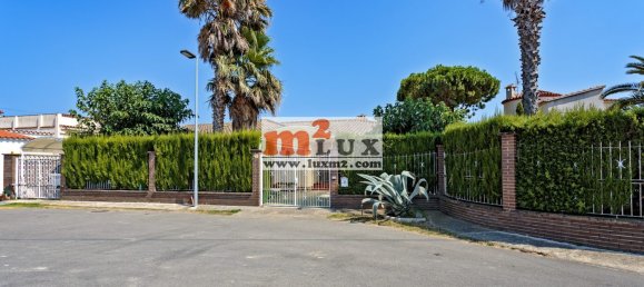 4 bedrooms Villa in Empuriabrava, Spain No. 13339 2