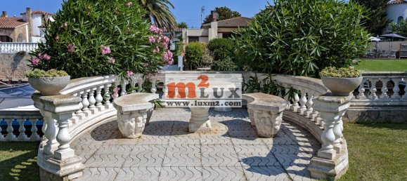 4 bedrooms Villa in Empuriabrava, Spain No. 13339 5