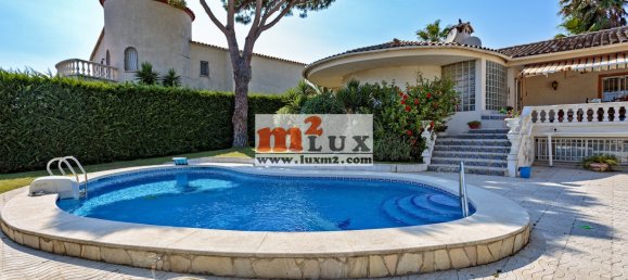 4 bedrooms Villa in Empuriabrava, Spain No. 13339 12