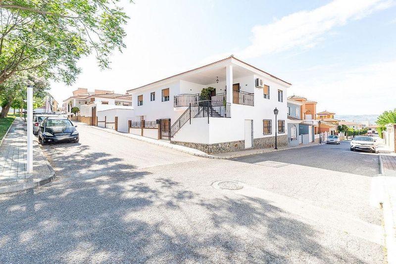 Adosado de 4 dormitorios en Láchar, Spain No. 223497